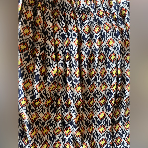 Cold Shoulder Patterned Top - Picture 6 of 6